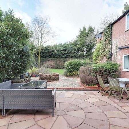 Villa Bretton House Farm Retreat Chester Esterno foto