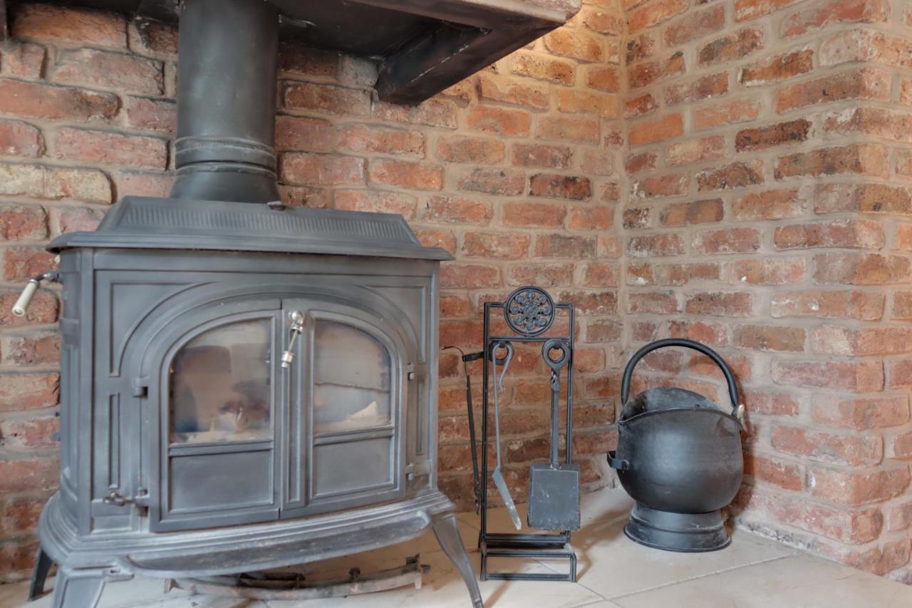 Villa Bretton House Farm Retreat Chester Esterno foto